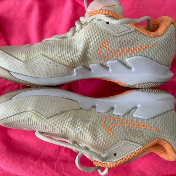 (WMNS) Nike Vapor X Air Zoom HC 'Cream Orange' CZ0222-104 pre owned! Tennis 🎾 - Picture 6 of 16